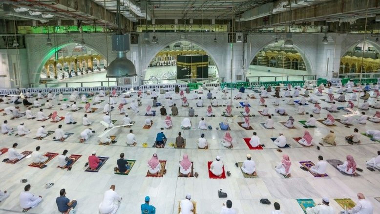 Fiéis retornam à Grande mesquita de Meca