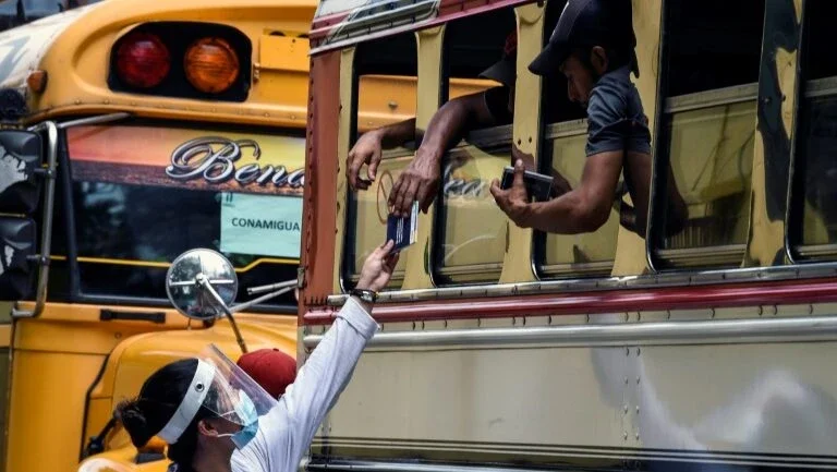 Número de mortes por Covid-19 no mundo supera 1,034 milhão