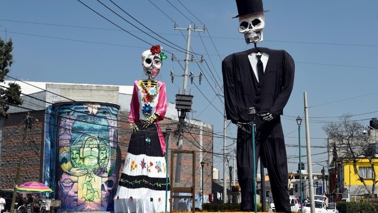 México dedica altar do Dia dos Mortos aos falecidos por Covid-19