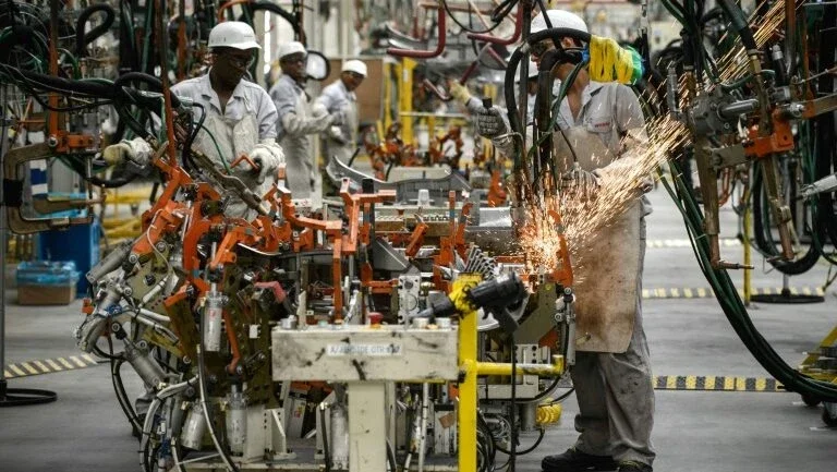 Produção industrial brasileira cresce 3,2% em agosto frente a julho