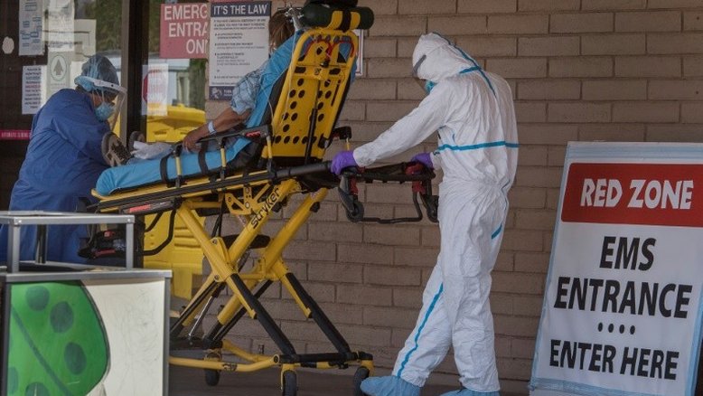 EUA tem quase 300 mil mortes a mais do que o habitual desde a pandemia