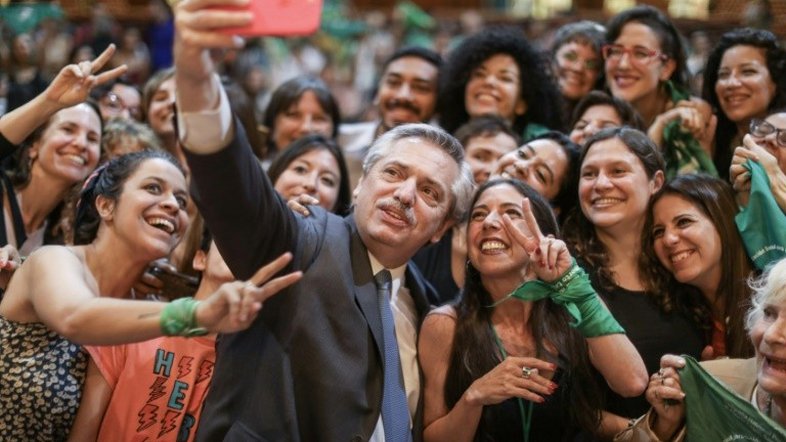 Presidente argentino confirma que apresentará PL para legalizar aborto
