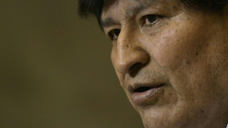 Evo Morales pede respeito pela Constituição após prostesto na Bolívia a favor de uma 'junta militar'