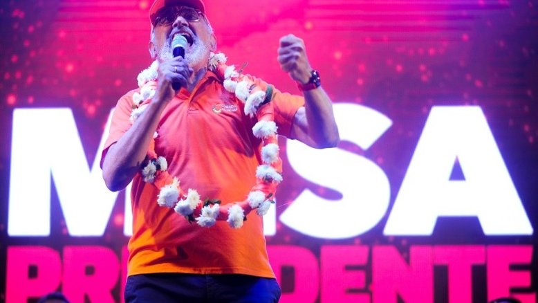 Carlos Mesa, um reincidente na política boliviana