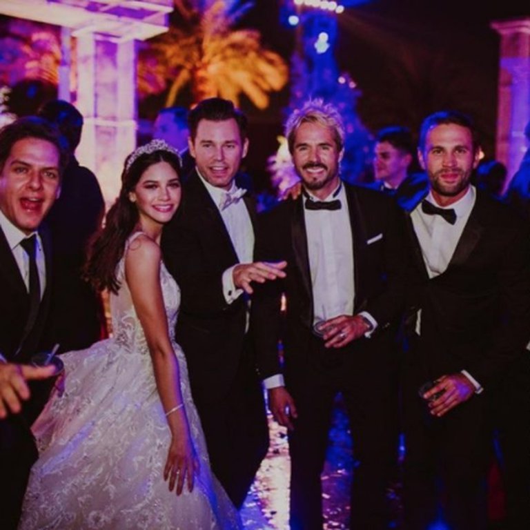 Ator mexicano faz festão de casamento e 100 convidados pegam coronavírus 7 Ator mexicano faz festão de casamento e 100 convidados pegam coronavírus
