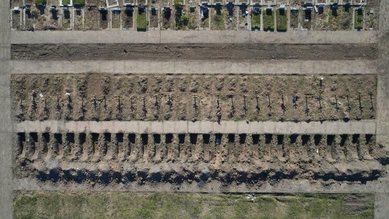 Brasil volta a registrar estabilidade nos óbitos por Covid-19; Total de mortes atinge 154,8 mil