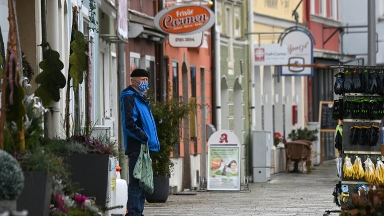 França e Alemanha endurecem medidas para tentar conter segunda onda de covid-19