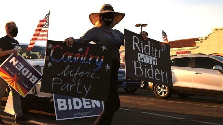 Biden lidera recorde de gastos com publicidade em eleições americanas