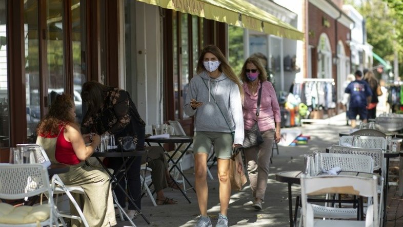 Festa em Nova York acaba com 37 infectados e 270 pessoas em quarentena