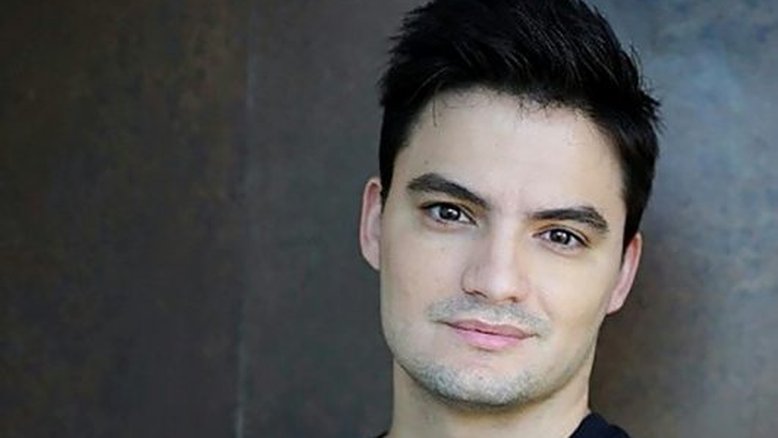 Cantor recebe doação de Felipe Neto e youtuber declara: "Ninguém deveria passar por isso"