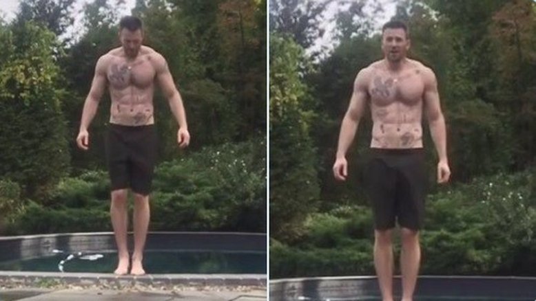 Capitatuado América? Chris Evans revela desenhos pelo corpo e fãs piram