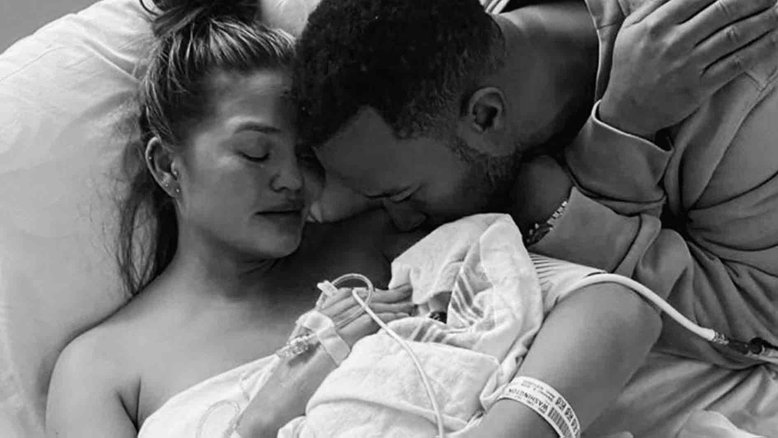 John Legend e Chrissy Teigen perdem bebê após parto prematuro