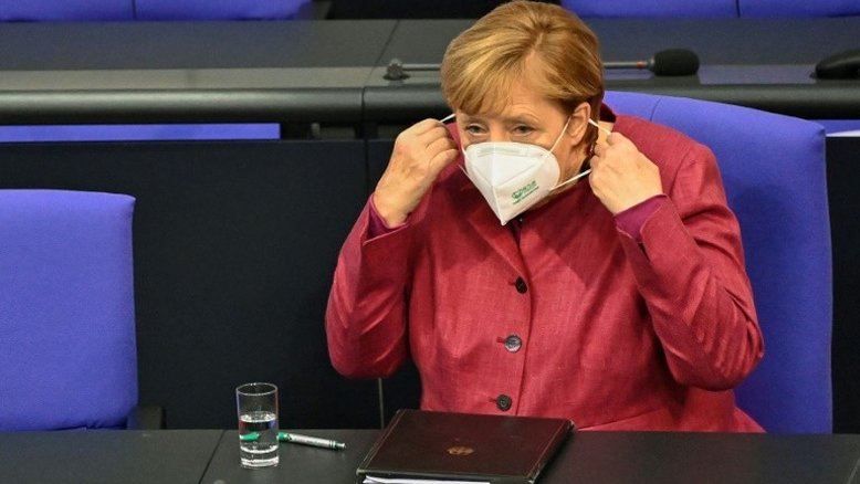 Merkel adverte contra "mentiras e desinformação" na luta contra o coronavírus
