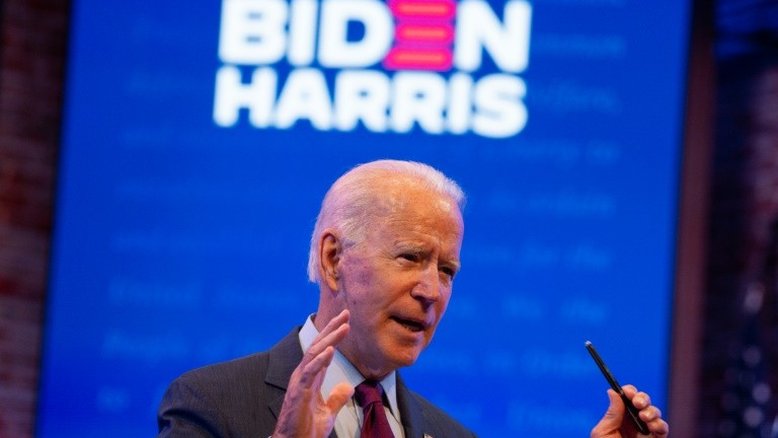 "Não descansaremos até o último voto ser contado", diz Biden