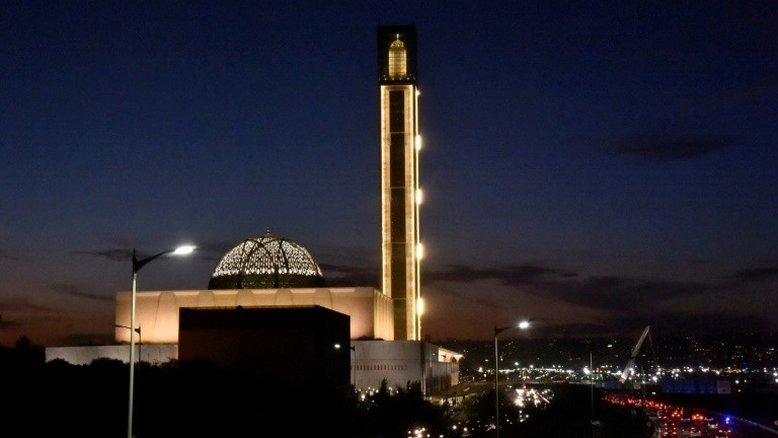 Argel inaugura a maior mesquita da África