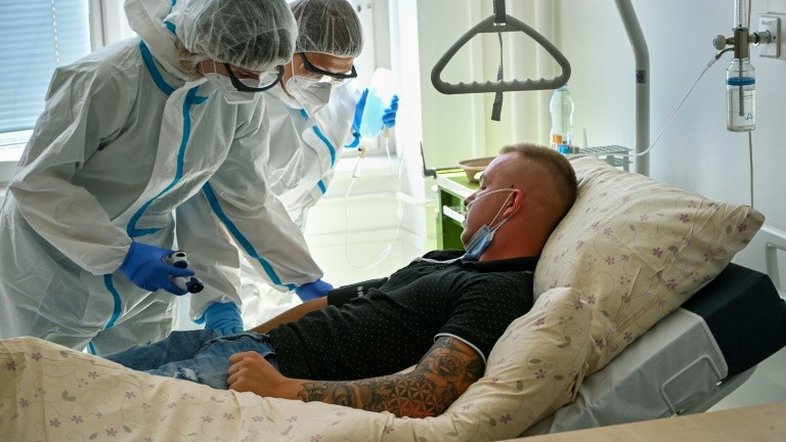 Premiê húngaro é criticado pela gestão da segunda onda do coronavírus