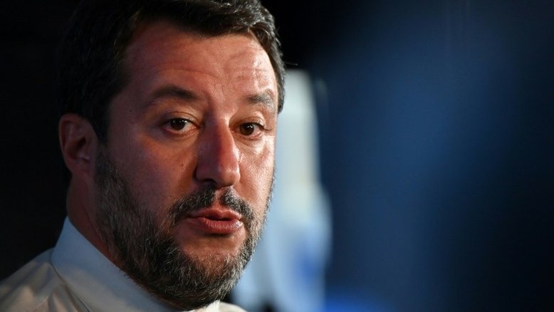 Líder da extrema-direita italiana enfrenta primeiro julgamento