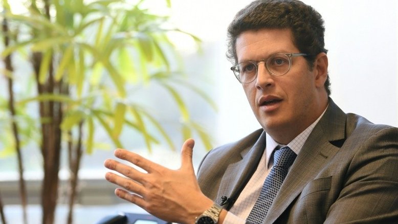Em resposta a crítica, Ricardo Salles chama Rodrigo Maia de 'Nhonho' no Twitter