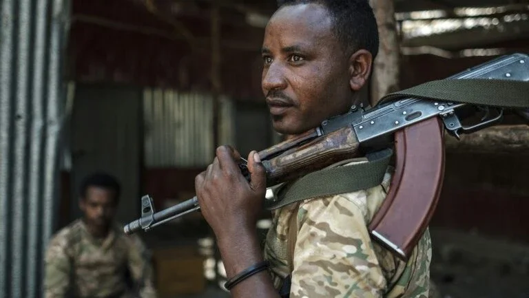 Foguetes atingem capital da Eritreia após declaração de vitória da Etiópia em Tigré