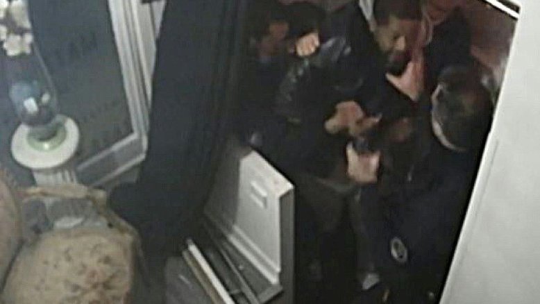 Agressão a homem negro na França reacende debate sobre violência policial e racismo