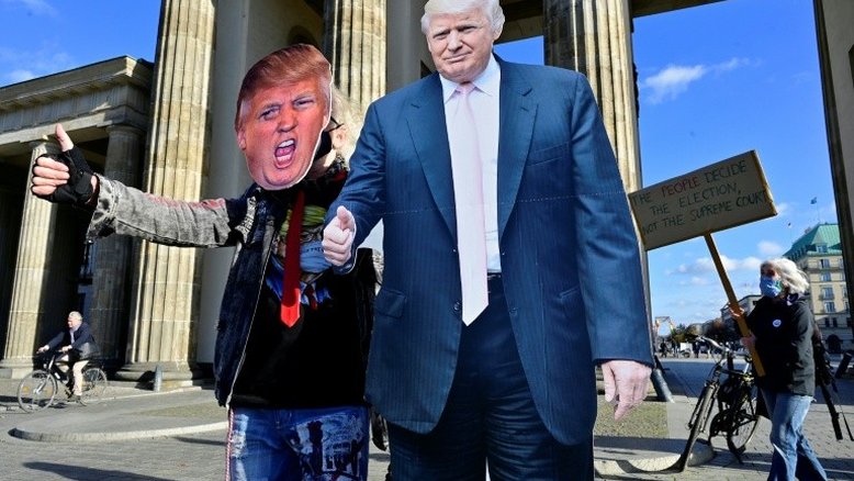 Trump denuncia fraude, Biden quer contar "cada voto"