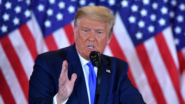 Trump volta a criticar voto por correio