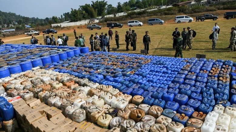 Esconderijo de traficantes com US$ 2,3 milhões em dinheiro é encontrado na Colômbia