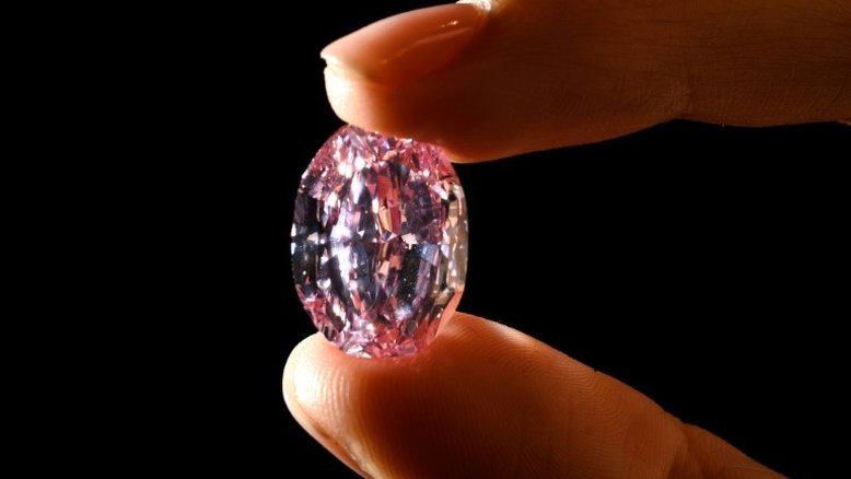 Excepcional diamante rosa russo vai a leilão em Genebra