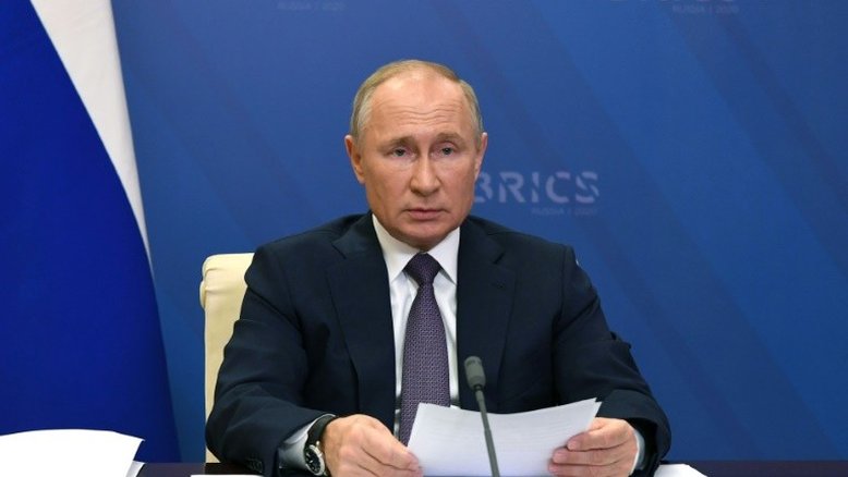 Putin ordena vacinação em massa a partir da próxima semana