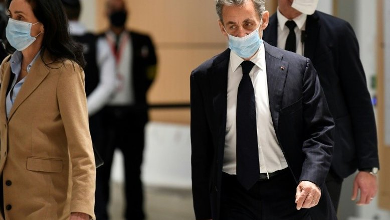 Começa julgamento por corrupção contra ex-presidente francês Nicolas Sarkozy