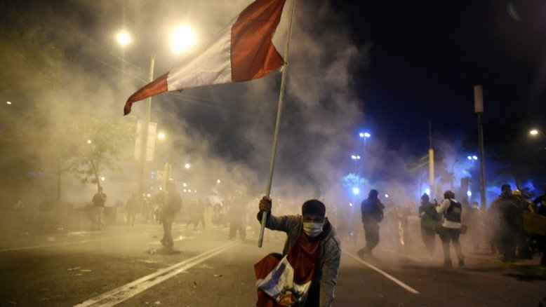 Peru promete investigar morte de dois jovens em manifestações