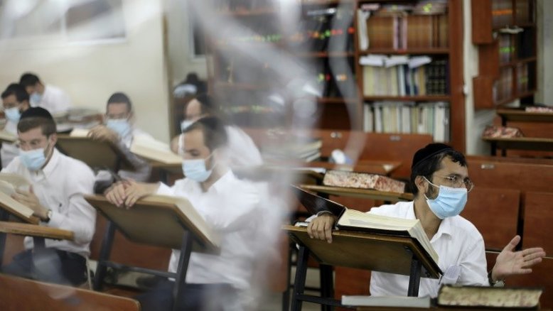 Em Israel, pandemia leva ultraortodoxos a se afastarem de suas comunidades