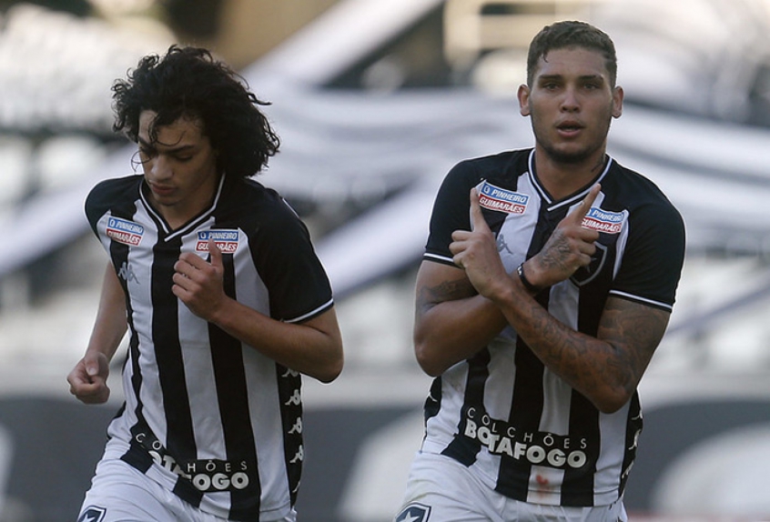 Rafael Navarro comemora momento no sub-20 do Botafogo: 'Evoluindo a cada jogo'
