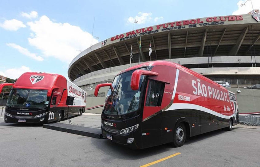 Seleção Brasileira apresenta novo design de ônibus antes do jogo com o  Chile - Lance!