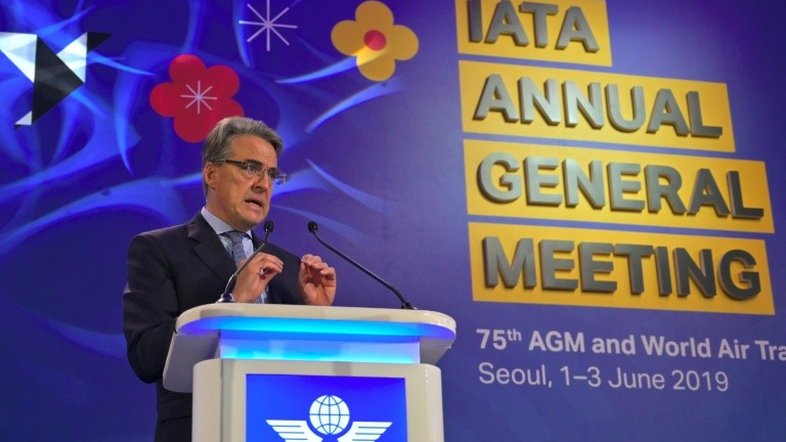 Volume de negócios das companhias aéreas cairá mais de 60% em 2020 pela pandemia