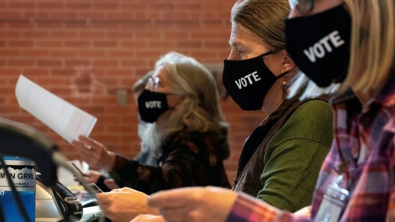 Biden tem 126 votos no colégio eleitoral contra 89 para Trump, diz imprensa