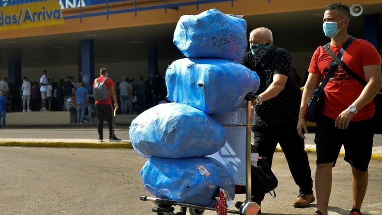 Cubanos encontram maneiras de contornar fechamento da Western Union