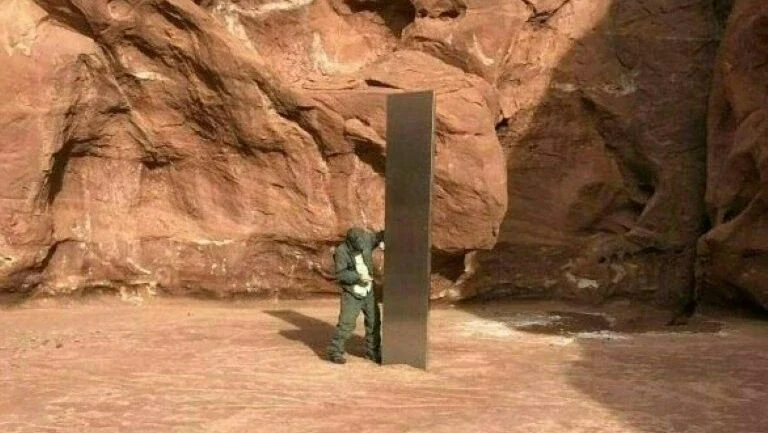 Desaparece o misterioso "monolito" de metal encontrado em deserto dos EUA