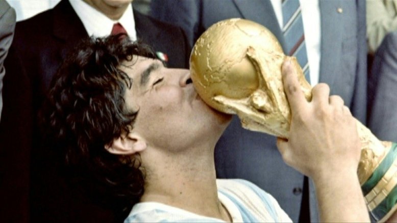 Neymar lamenta morte de Maradona