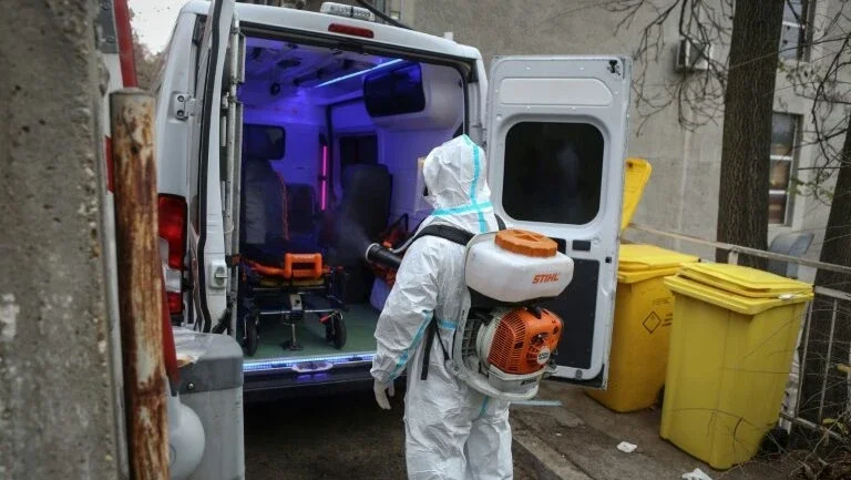 "Uma catástrofe", os médicos dos Bálcãs à beira do abismo