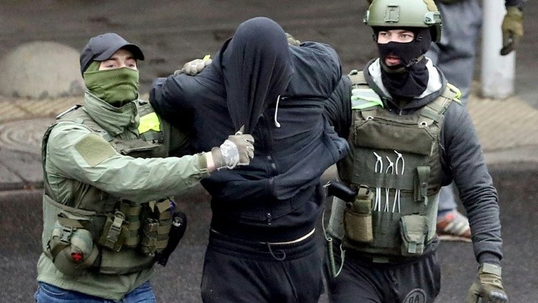Dois diplomatas britânicos, declarados persona "non grata" em Belarus (TV)