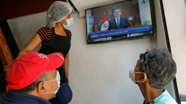 Merino renuncia à Presidência do Peru