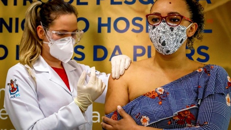 Mundo recebe com esperança anúncio de vacina eficaz contra covid-19