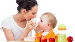 Mãe recente, não enlouqueça. Saiba o que NÃO fazer na introdução alimentar do seu filho