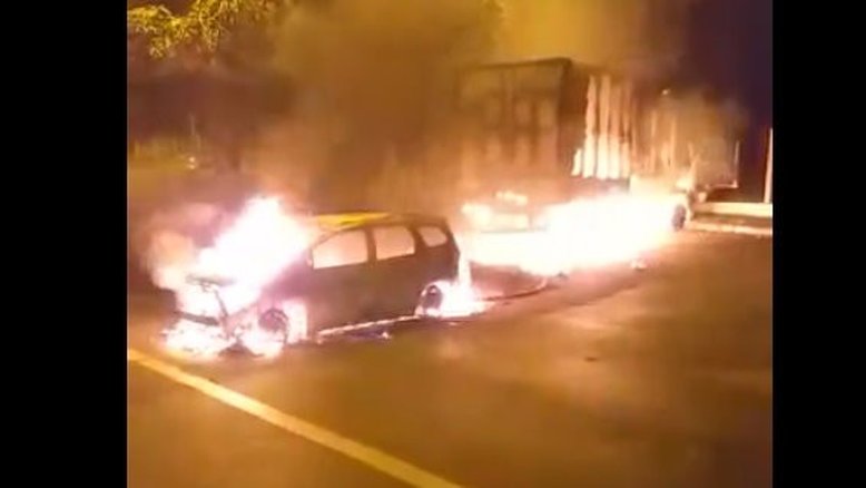 Araraquara tem madrugada de terror com tiroteios e carros incendiados