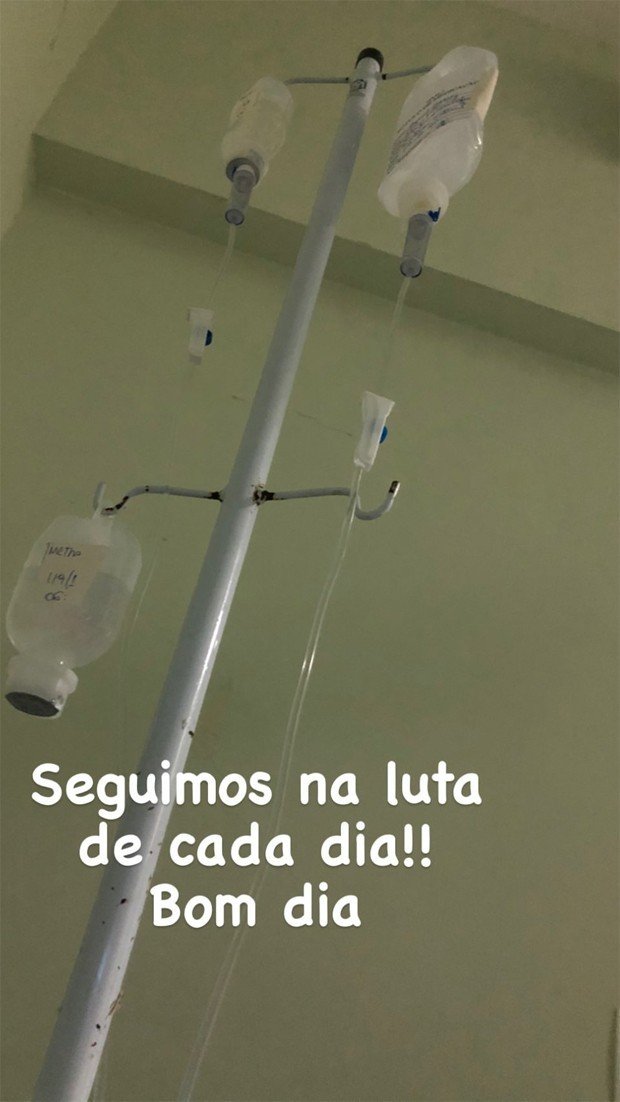 Após ser baleado, Borat de ‘Amor e Sexo’ posta do hospital 4 Após ser baleado, Borat de ‘Amor e Sexo’ posta do hospital