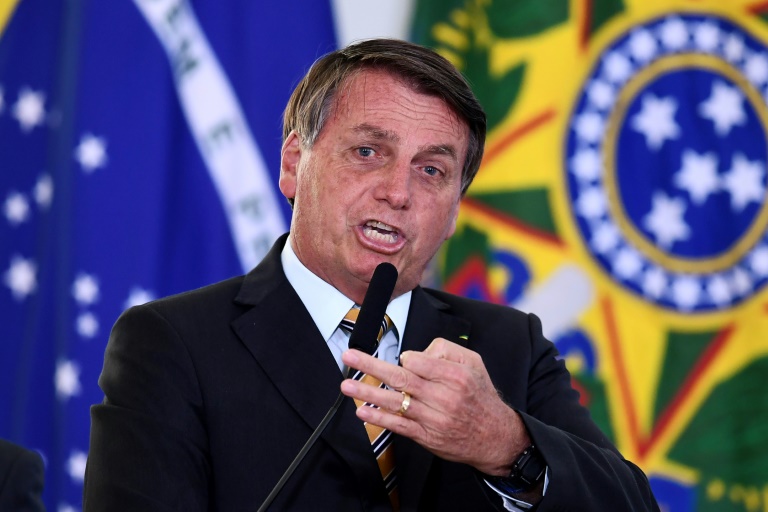 Militares dizem que Bolsonaro faz Brasil virar motivo de piadas, diz colunista