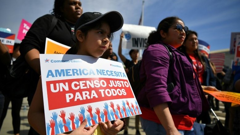Plano de Trump para excluir imigrantes sem documentos do censo enfrenta resistência na Suprema Corte