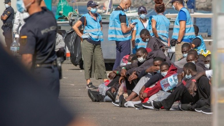 Mais de 120 migrantes são resgatados ao tentar atravessar Canal da Mancha