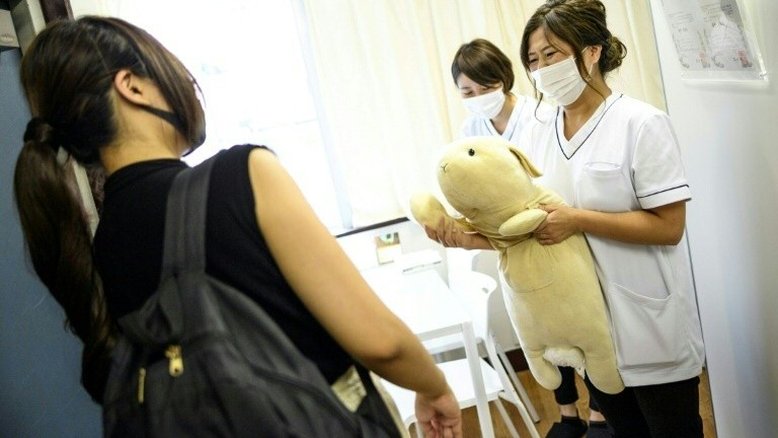 'Clínica' no Japão se dedica a consertar bichos de pelúcia